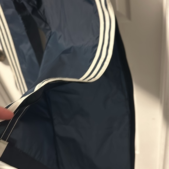 Vintage adidas women’s wind breaker with zipper slits size small 100% Nylon - Picture 7 of 15